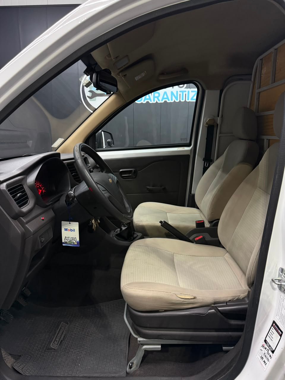 Chevrolet N400 Max1.5 4X2 Ac Mt 5P — foto 7 de 11