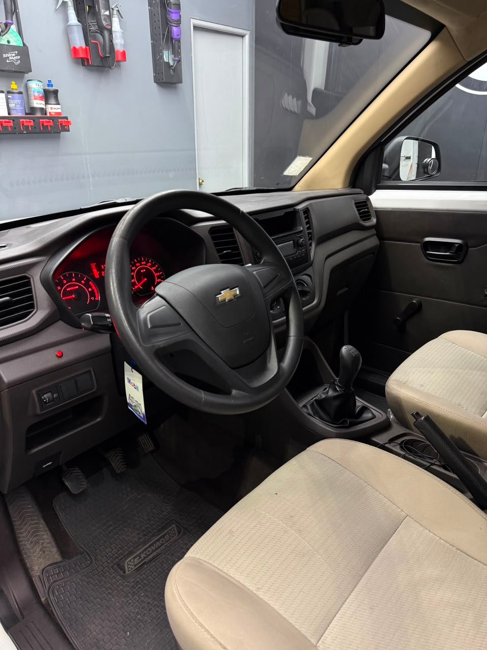 Chevrolet N400 Max1.5 4X2 Ac Mt 5P — foto 8 de 11