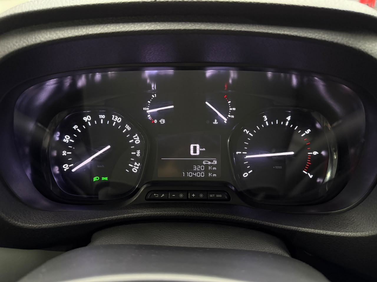 Peugeot Expert 2.0 L3 Bluehdi Diesel 4X2 Furgon — foto 8 de 11